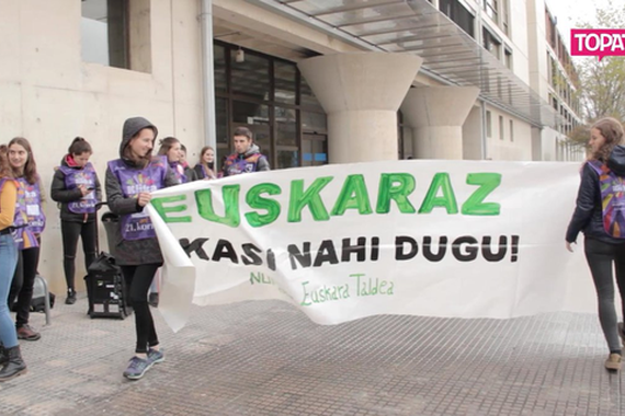 Nafarroako Unibertsitate Publikoaren Plantilla Organikoak Unibertsitate elebakarra islatzen du