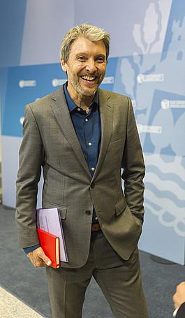 "Gizonoi kosta egiten zaigu pribilegioak dauzkagula onartzea"