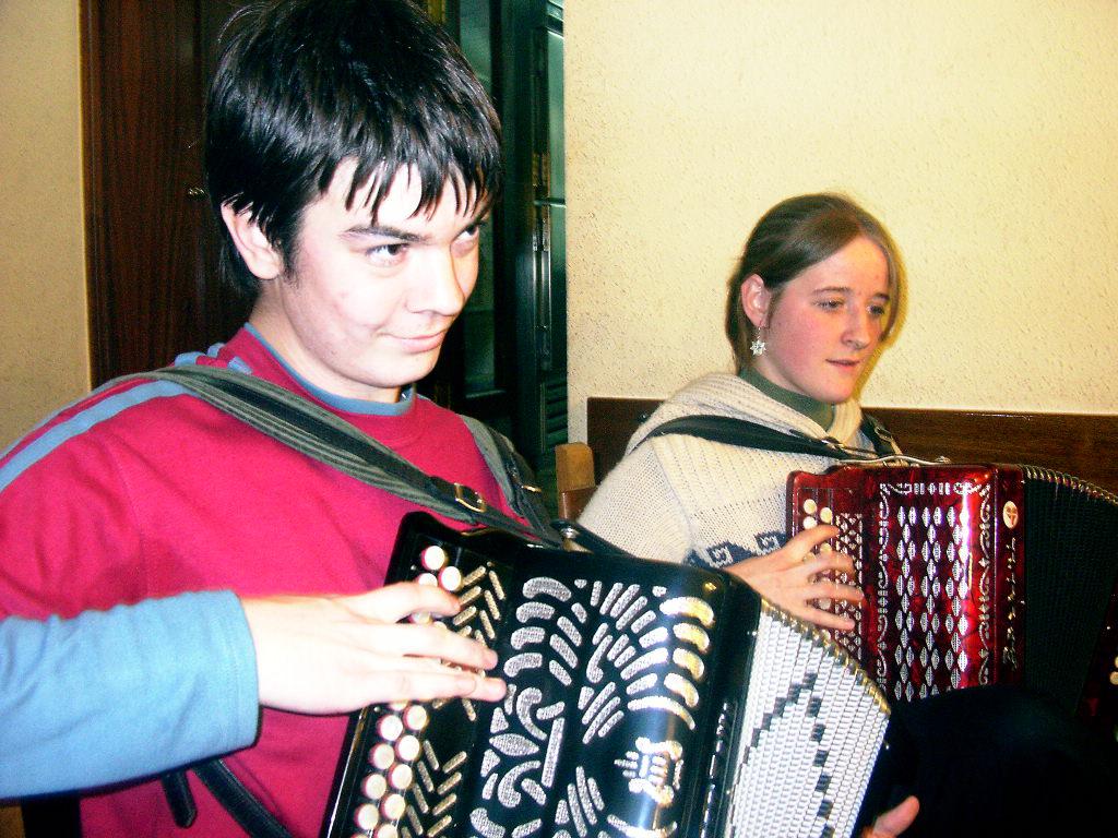 2004.urteko azaroa. Triki afaria
