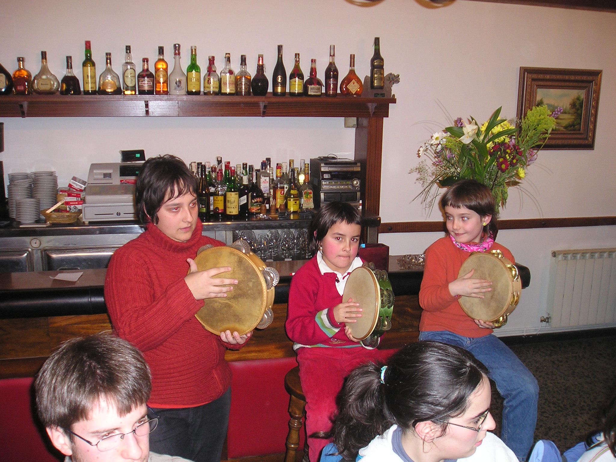 2005. trikiti eskolako afaria