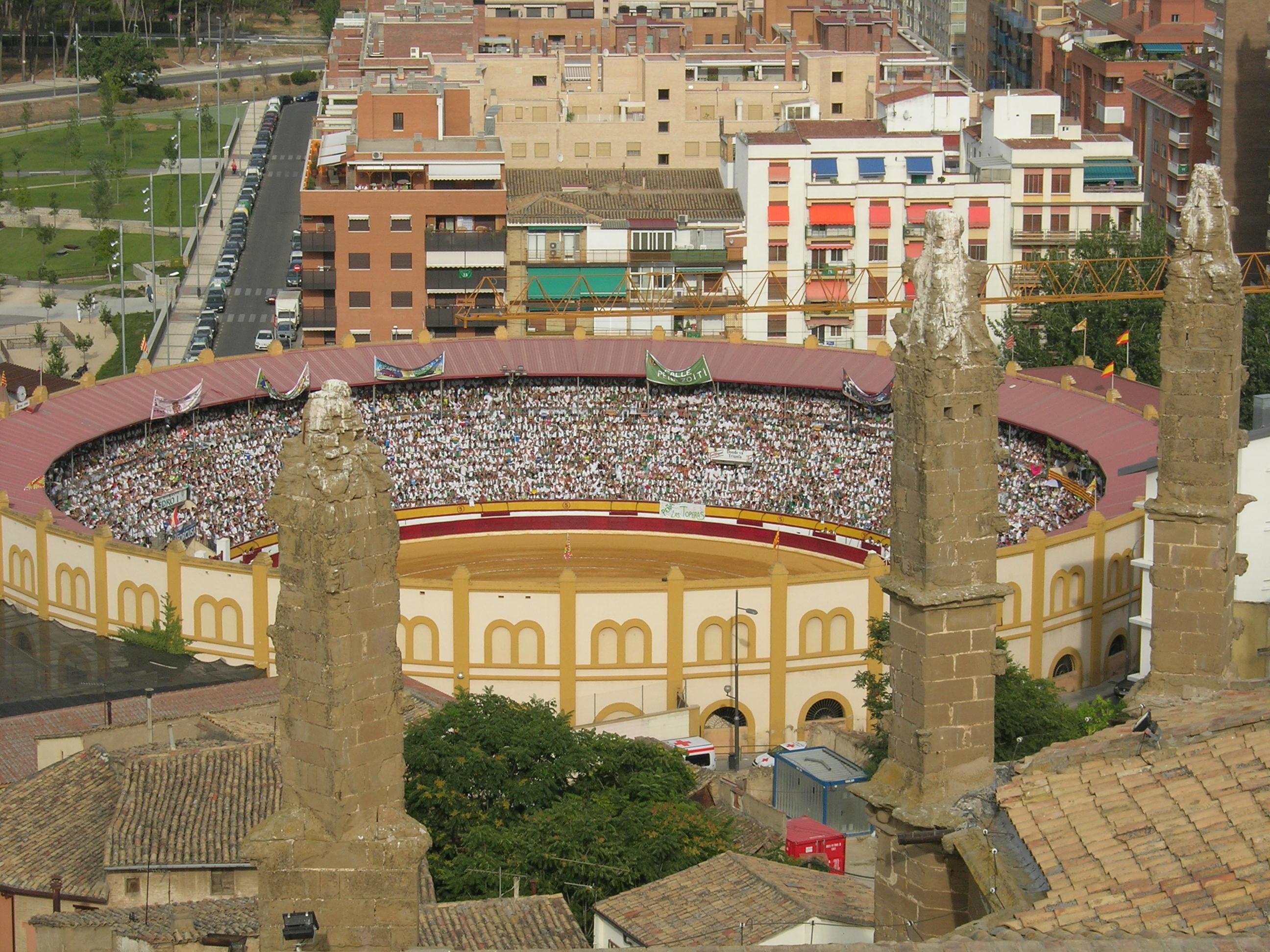 Huesca, zezen plaza