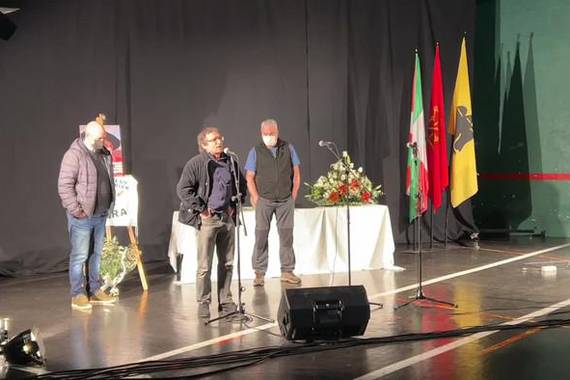 Azken agurra Xanti Iparragirre euskaltzale zendu berriari
