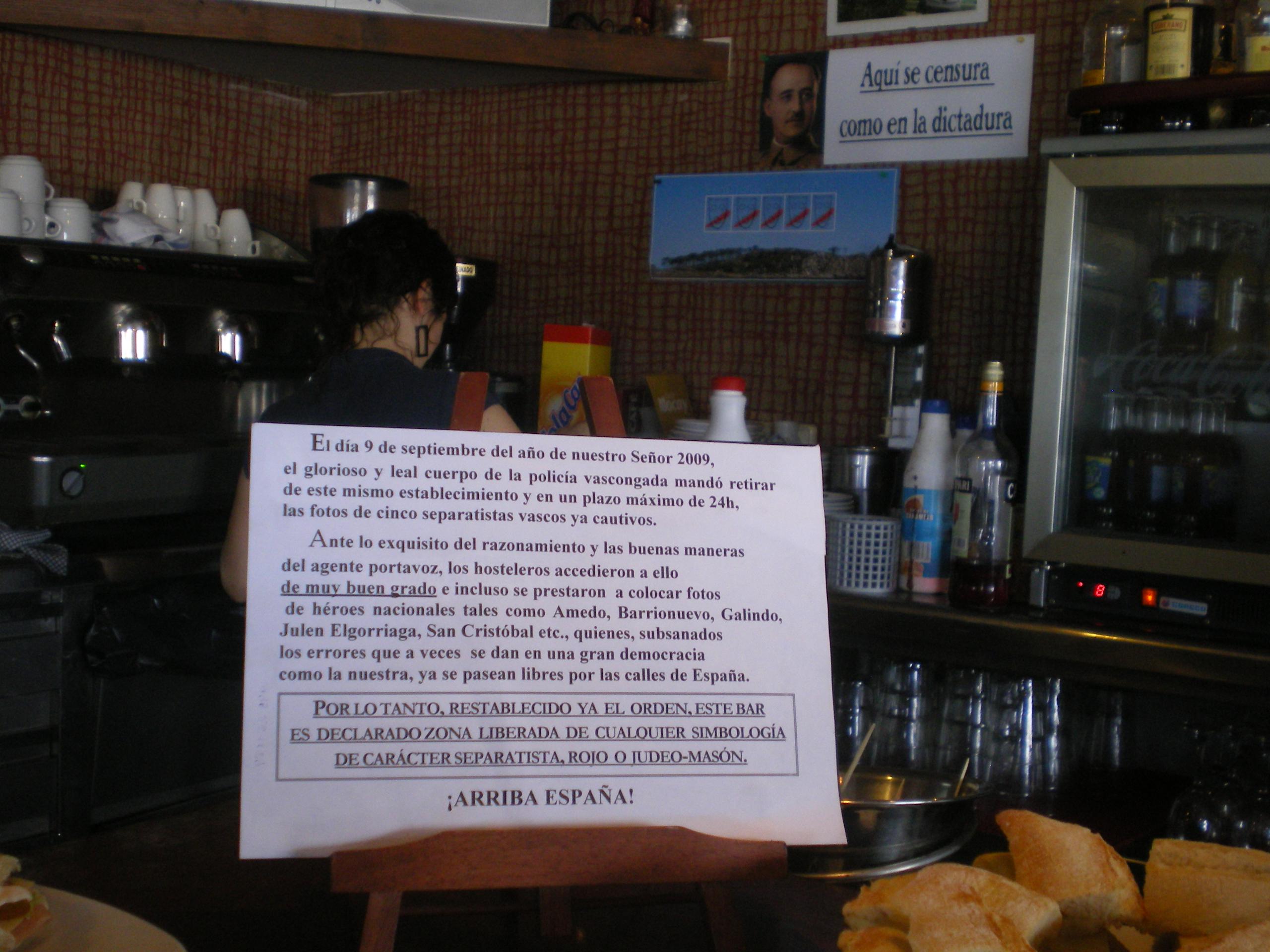 Francoren argazkia, presoen ordez