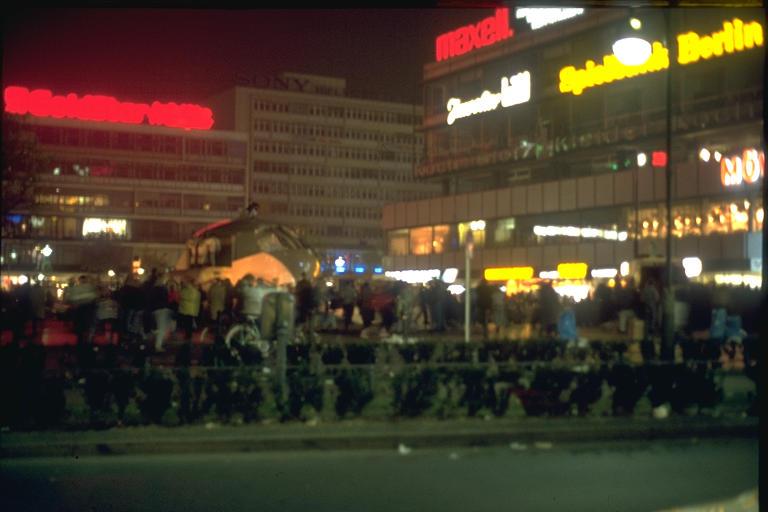 Berlin 1989, people at night