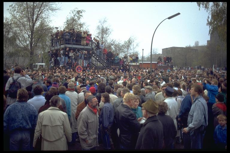 Berlin 1989, people everywhere