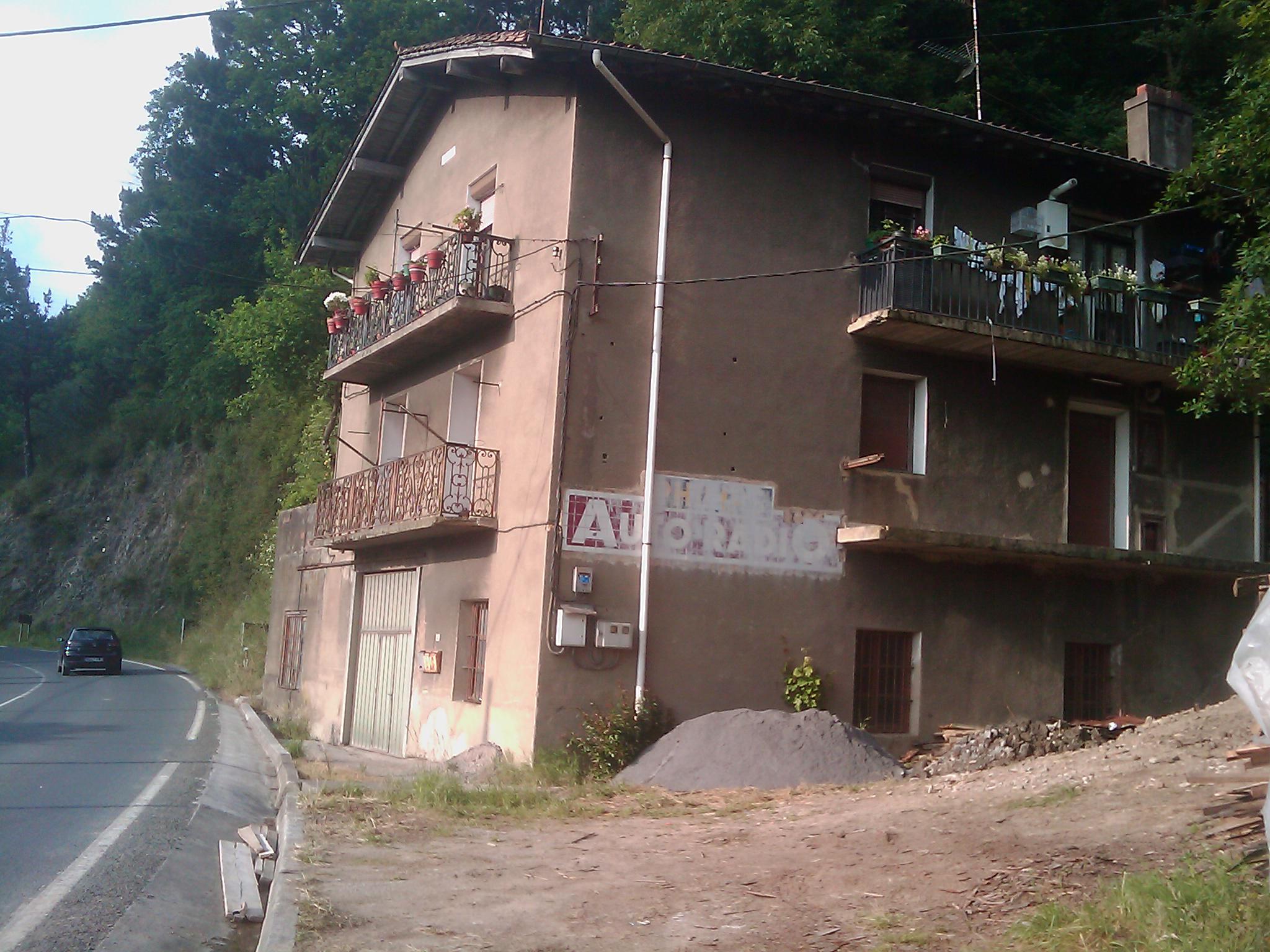 Aginaga, azulezjozko publizitatearen etxea