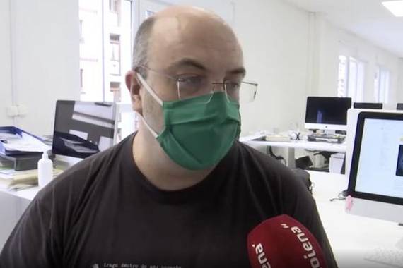 Euskarazko Wikipediaren sekretuak ezagutzen Mikel Arroiaberekin