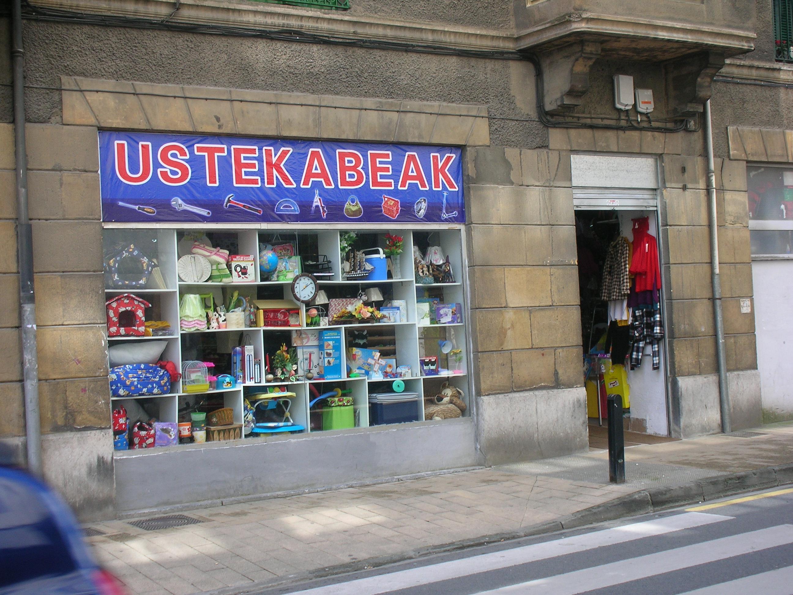 Ustekabeak, txinatarren denda Eibarren