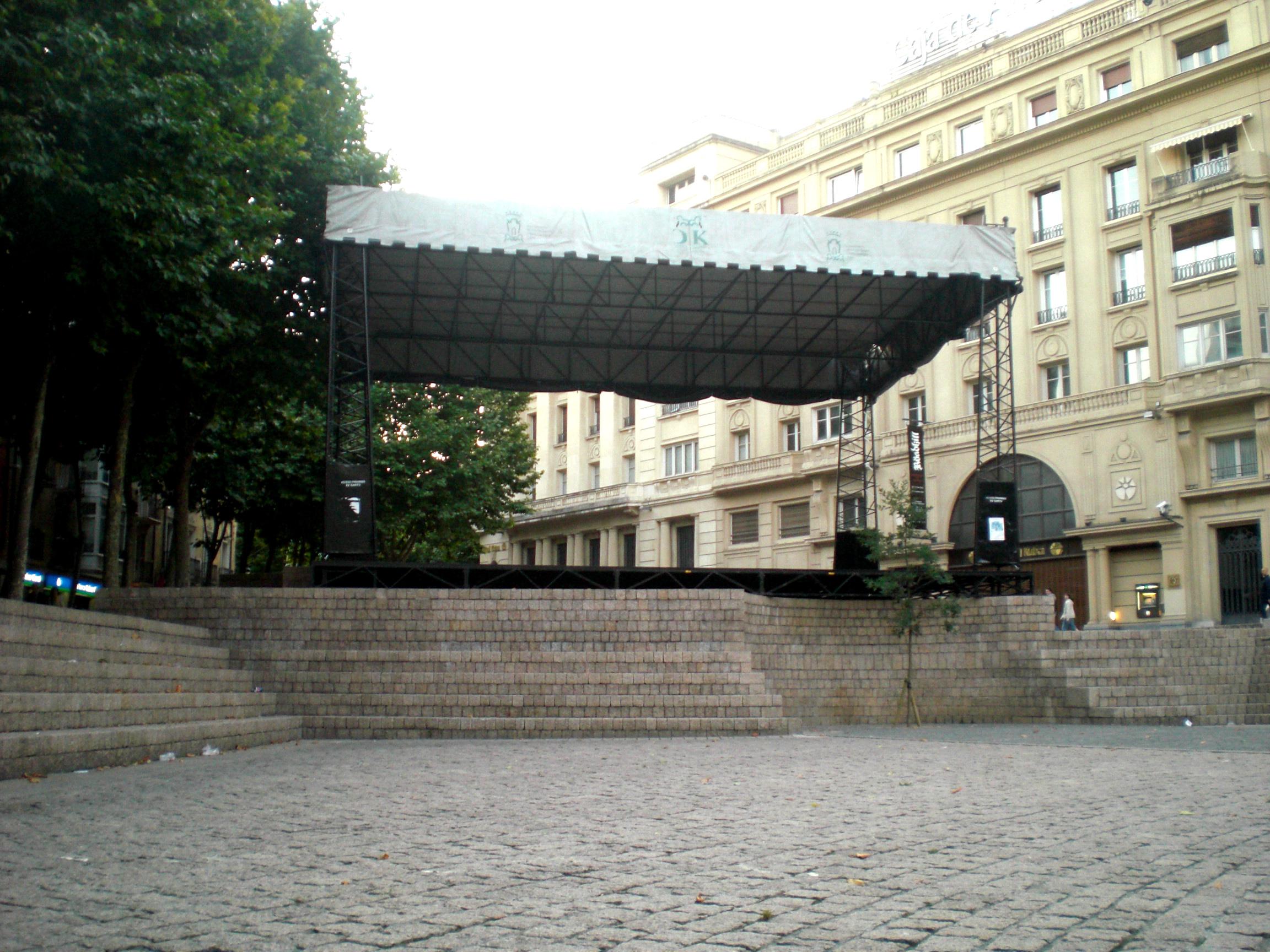 Foruen plaza 2011-7-24an