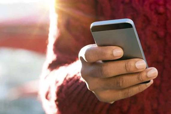 Eskolako gurasoen whatsapp taldeetan, belarriprest gutxi