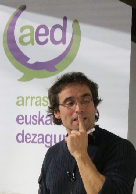 Jon Sarasua AED hitzaldian