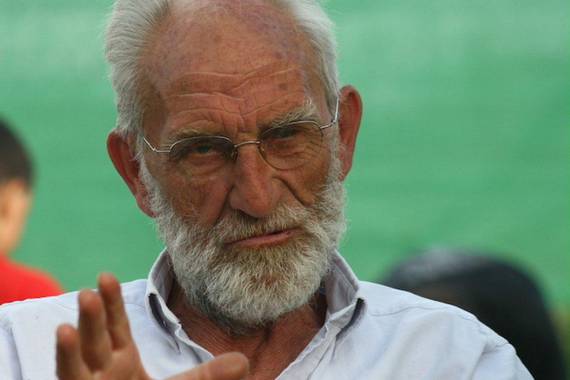 Xabier Antoñana kazetari, idazle eta politikari nafarra hil da
