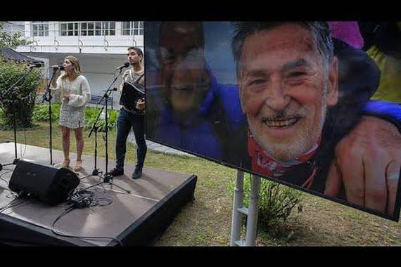 Joan Mari Torrealdairi omenaldia Martin Ugalde parkean