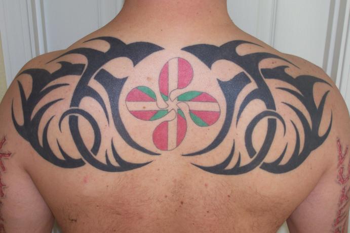 Tatuaje tribala
