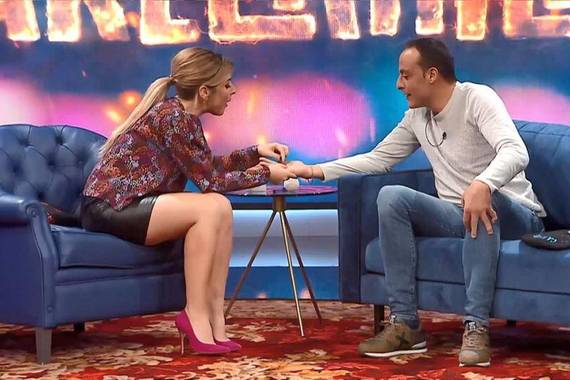 Akelarre: ETB2n euskaldunak bitxo arrotz horiek garen programa