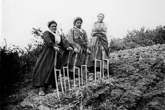 Eulalia Abaitua argazkilariaren emakumeak
