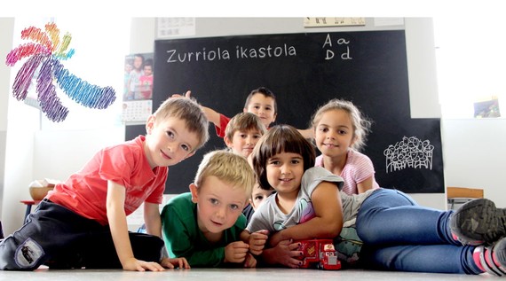 Zurriola ikastolaren 50. urteurreneko kanta! (gozatu eta partekatu)