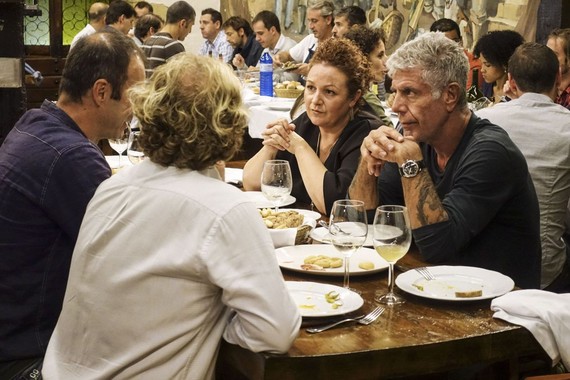 Bourdain hil da, sukaldaritzaren dibulgatzailea, Euskal Herriaren 'fan' sutsua