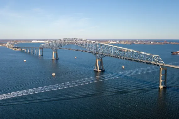 Dali kargaontziak Baltimoreko zubia suntsitu du
