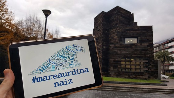#MareaUrdina: autismoaren gaia bisibilizatzeko, Gipuzkoako kostaldea igerian zeharkatuz