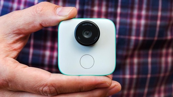 Google Clips, zure bizitza osoa (sic) grabatuko duen kamera robotikoa