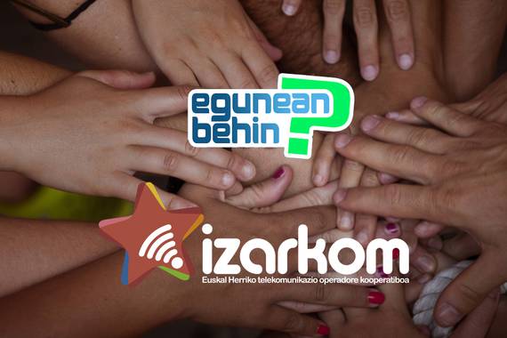 Izarkomen hizkuntza politika, barrurako eta bezeroentzako