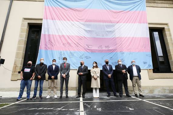 Trans lege berri baten aldeko ekitaldia Eusko Legebiltzarrean