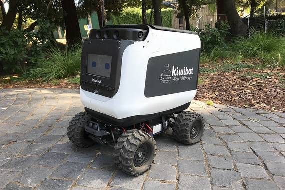 Kiwibot ustezko errekadista robotikoek gidariak dauzkate