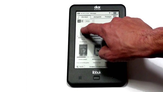 Liburu elektronikoak saltzeari utziko dio Elkarrek