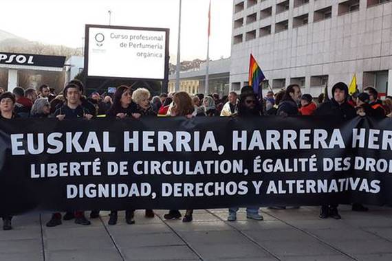 Hiru migratzaile hilda trenak harrapatuta Ziburun