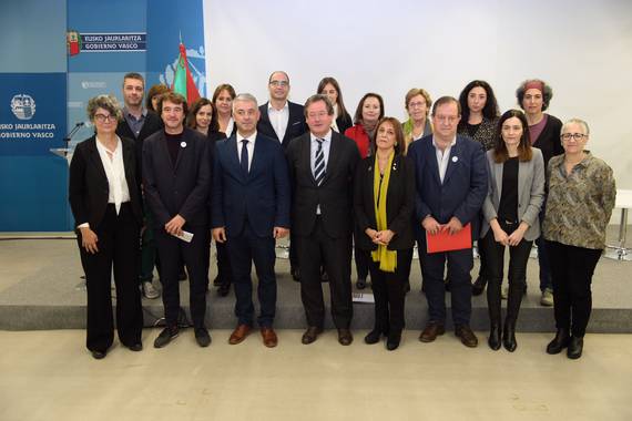 Bilboko Adierazpena, hizkuntza koofiziala duten gobernu autonomikoen eskaerekin