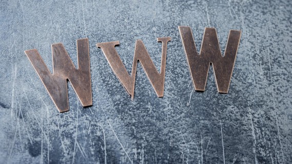 WWW amaraunak 29. urte bete ditu gaur, eta Tim Berners-Lee arriskuez mintzo da: "The web is under threat" #HappyBirthdayWWW