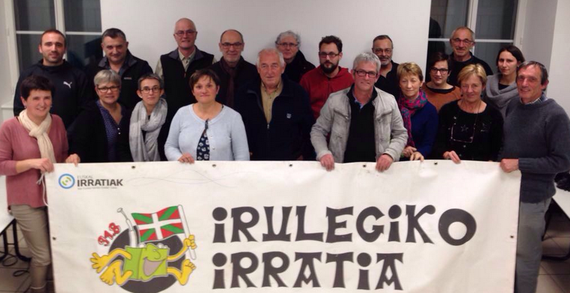 Sortzen ari den Amikuzeko irrati berria lagundu