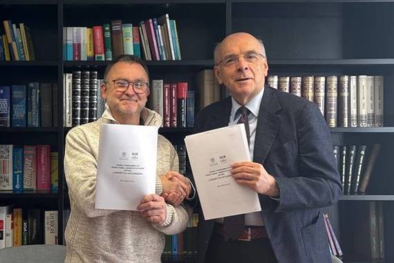 UEU-Euskaltzaindia hitzarmena: korpusak, datubaseak eta bekak